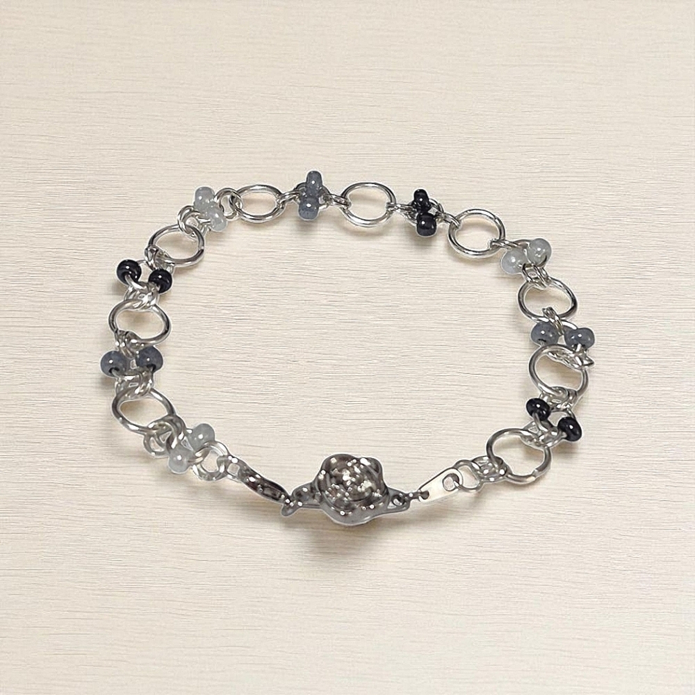 Unique 8" Chainmaille & Glass Bead Bracelet with Magnetic Closure